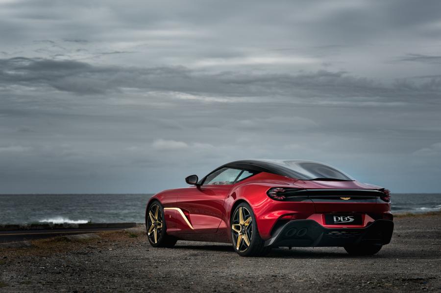  Aston Martin DBS GT Zagato 2019 года  (фото 4 из 24)